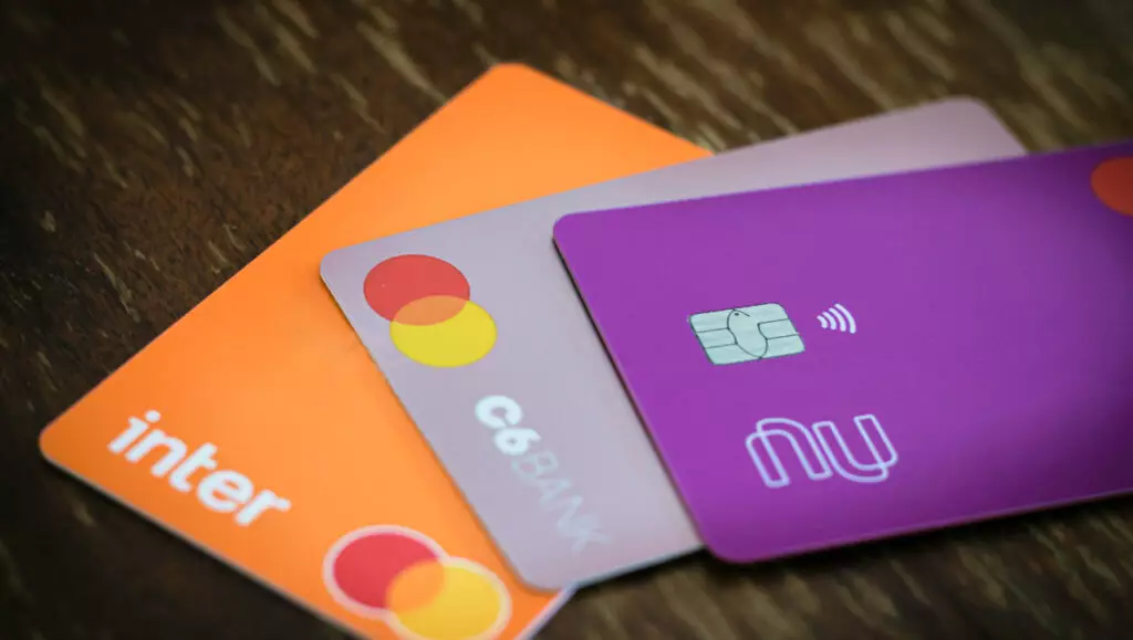 Nubank, C6 ou Inter: Qual o Melhor Cartão Black?
